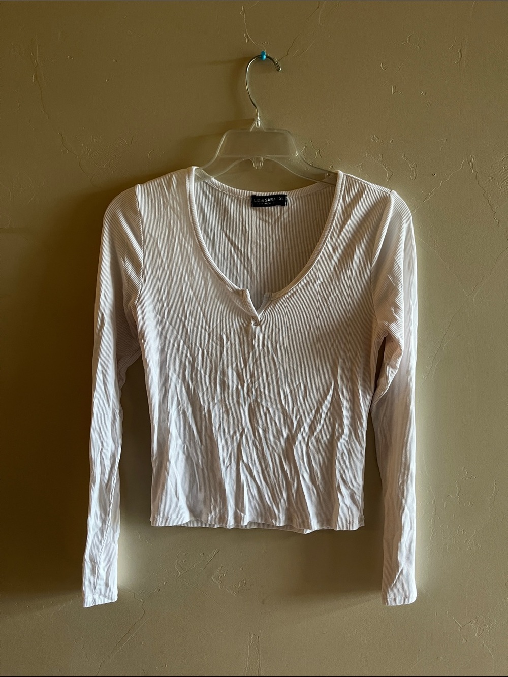 Liz & Co. White Long-Sleeve Ribbed Henley Top